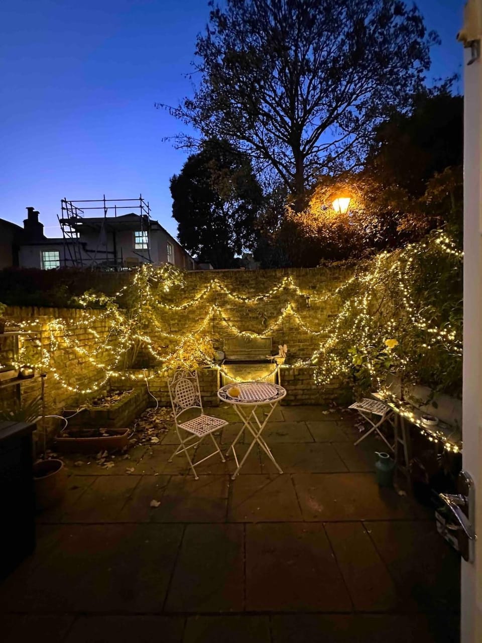 Cozy House in Belgravia, 2 king beds, garden and hot tub House in City of Westminster