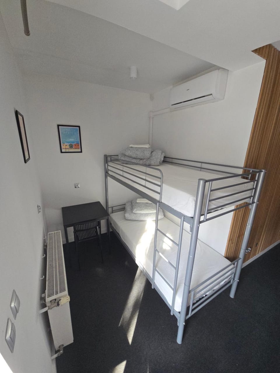 Bed, Photo of the whole room, Bedroom, bunk bed