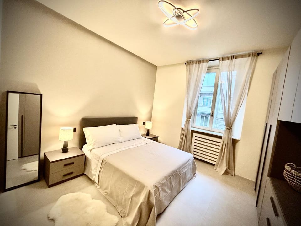 Bed, Photo of the whole room, Bedroom, internet, wardrobe
