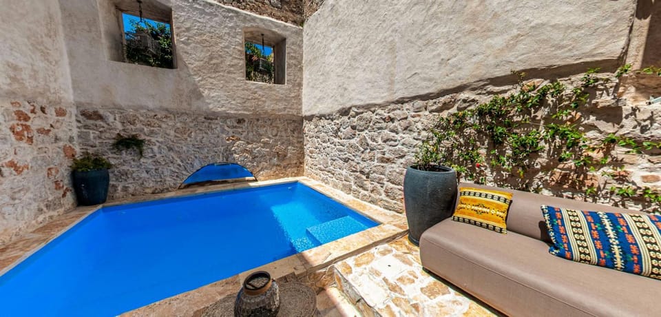 Balcony/Terrace, Swimming pool