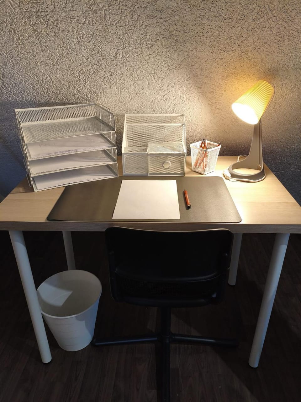 Business facilities, Text overlay