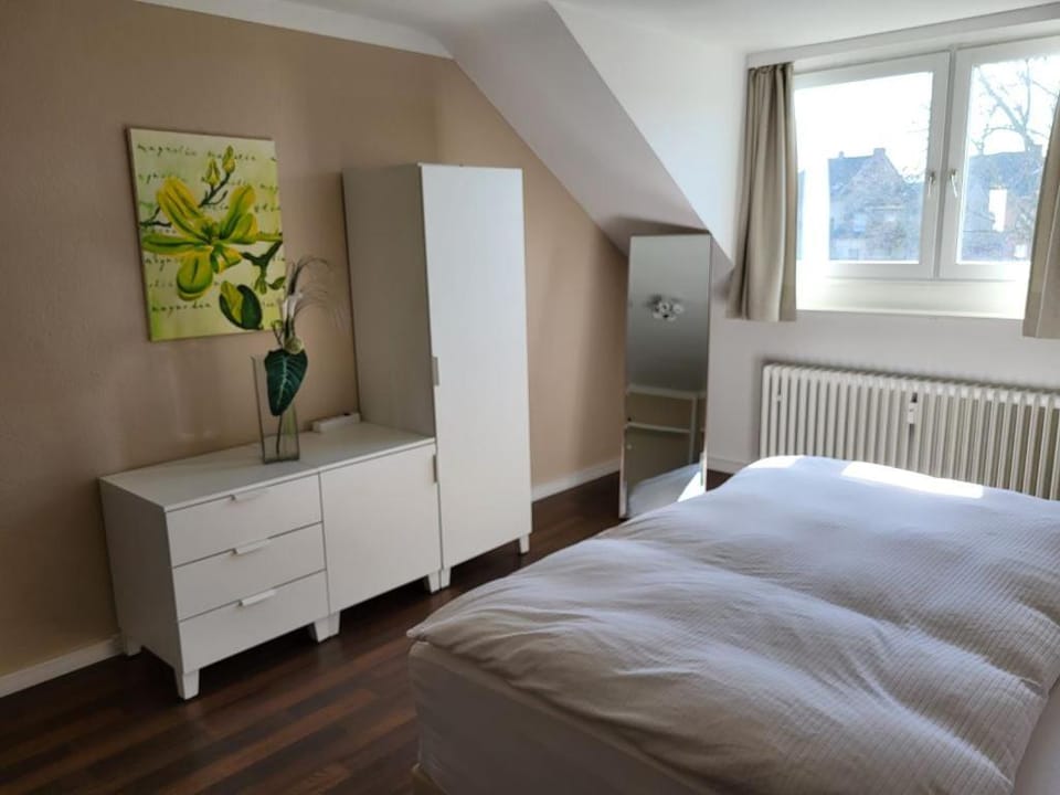 Bed, Photo of the whole room, Bedroom, wardrobe