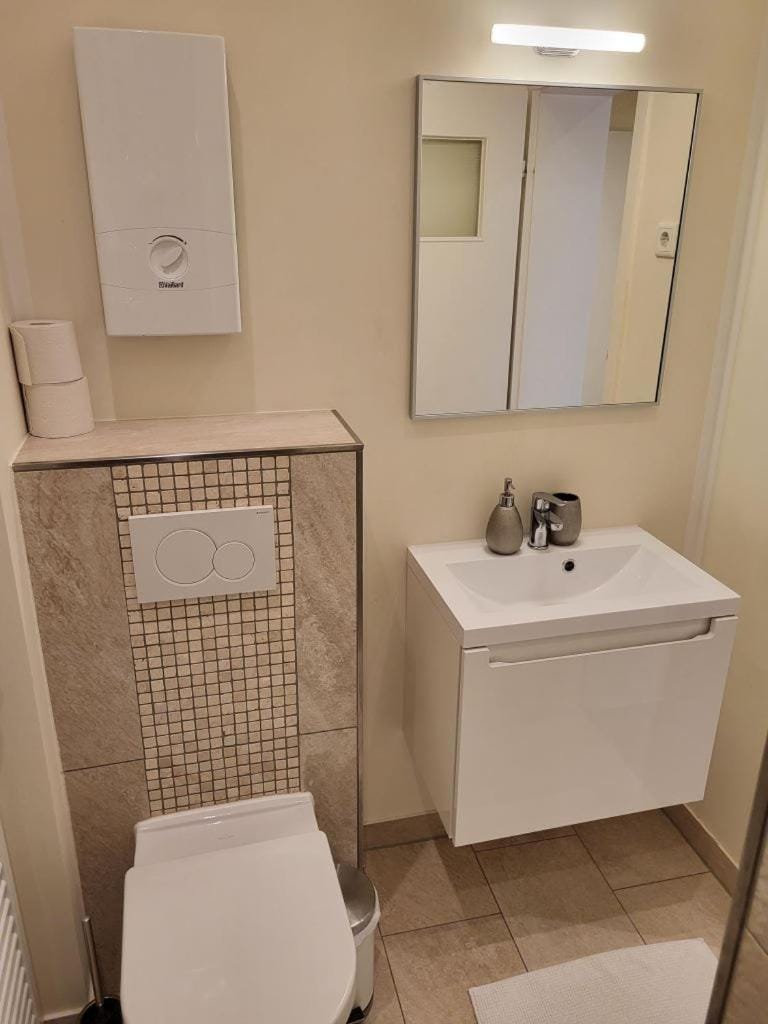 Toilet, Bathroom
