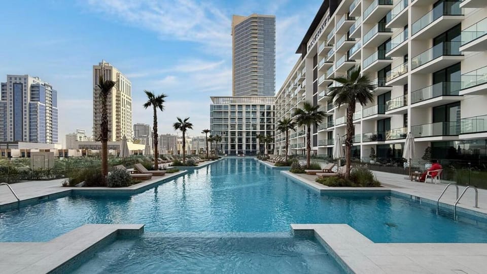 Hot Tub, Swimming pool