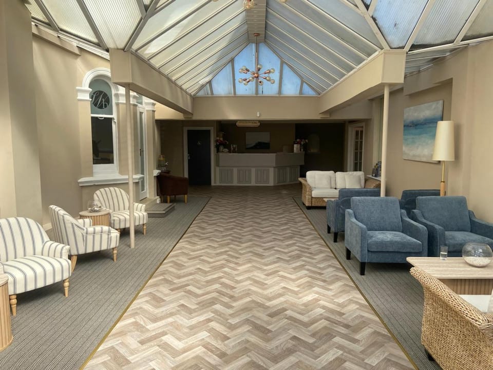 Lobby or reception, Seating area