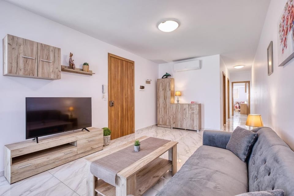 NEW - Top floor 3BR Apartment in Sliema by SF Homes Apartment in Sliema