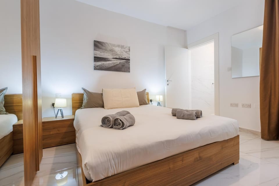 Bed, Photo of the whole room, Bedroom, towels, wardrobe