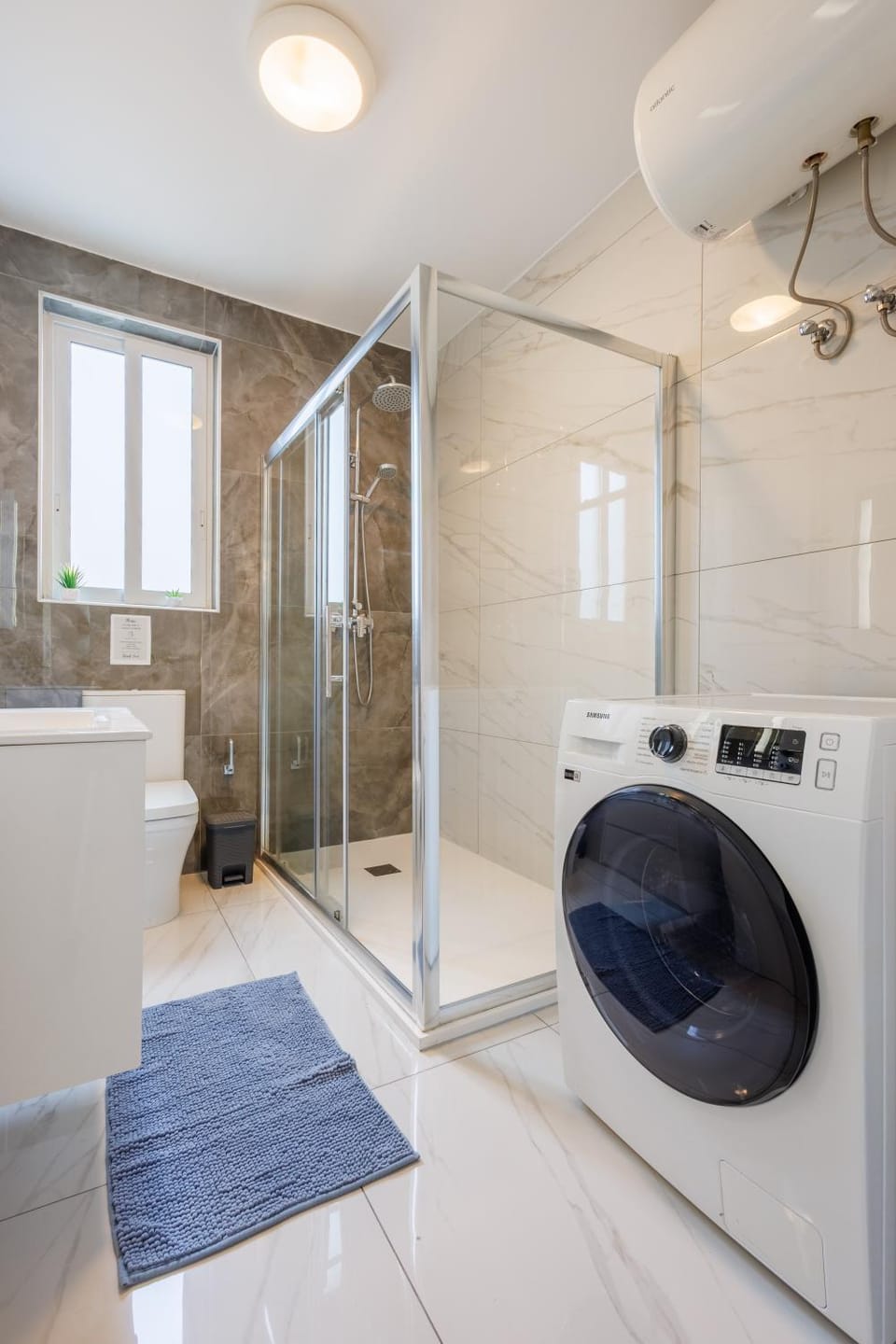 Shower, Toilet, Bathroom, washing machine