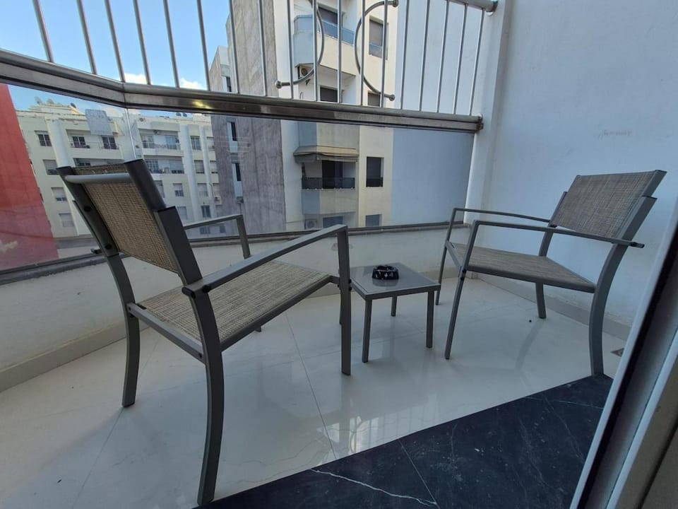 Maison intelligente, idéale pour les familles avec Netflix, parking et ascenseur Apartment in Fes