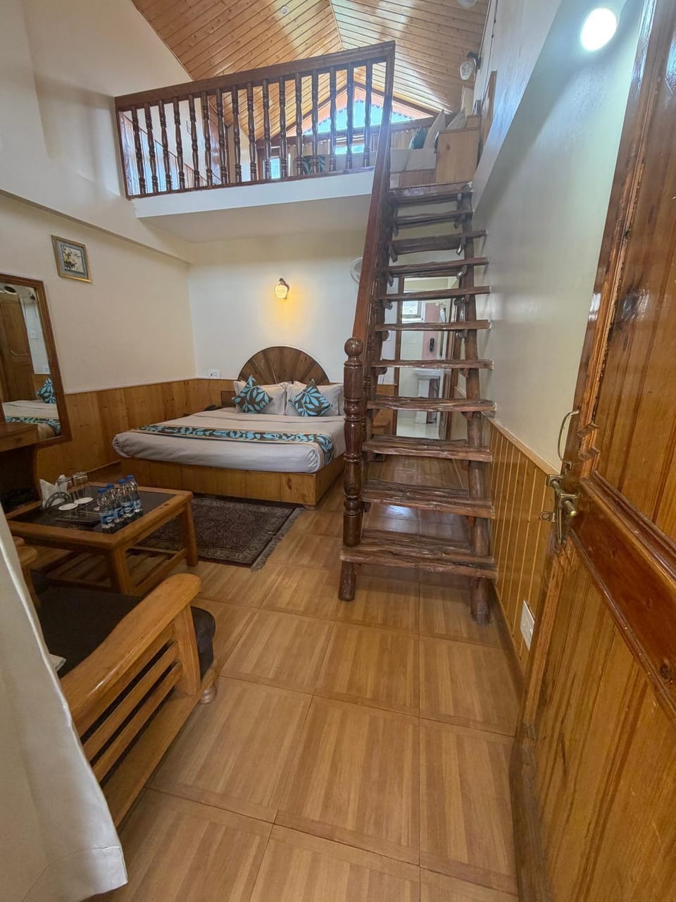 Bed, Photo of the whole room, bunk bed