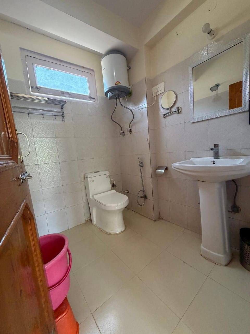 Toilet, Bathroom, towels