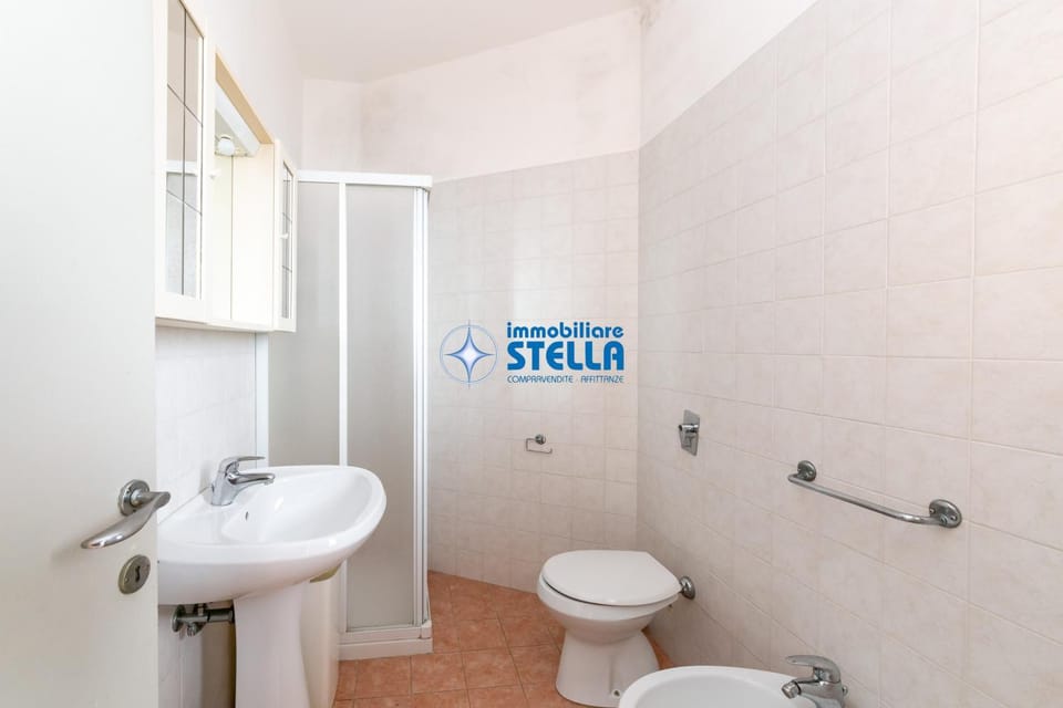 Shower, Toilet, Bathroom, bidet