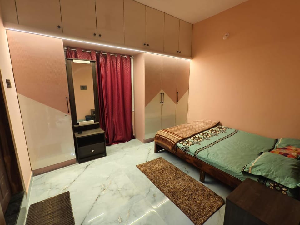 Bedroom, wardrobe