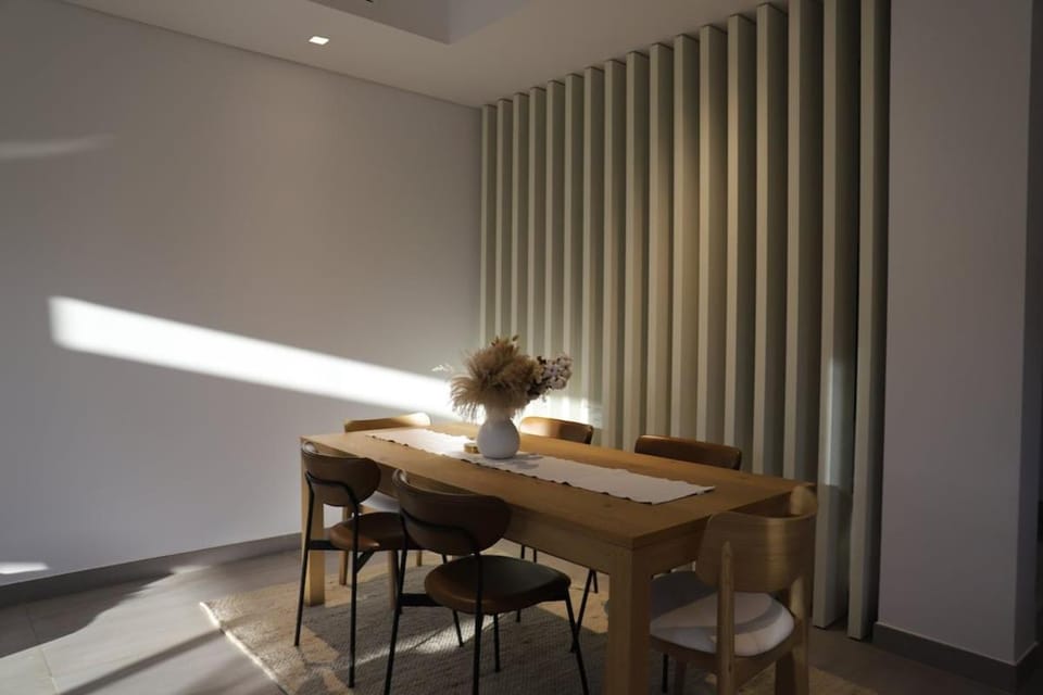 Seating area, Dining area