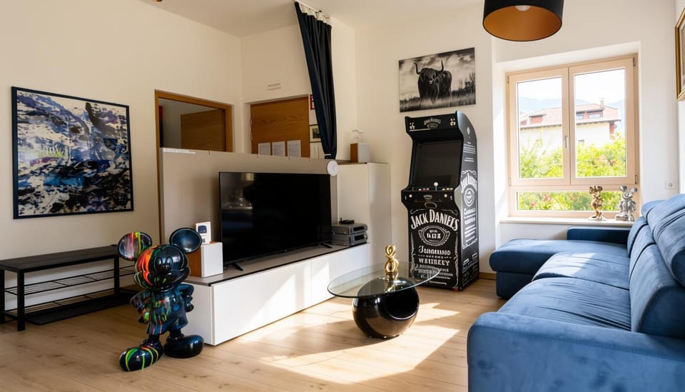 Communal lounge/ TV room, TV and multimedia
