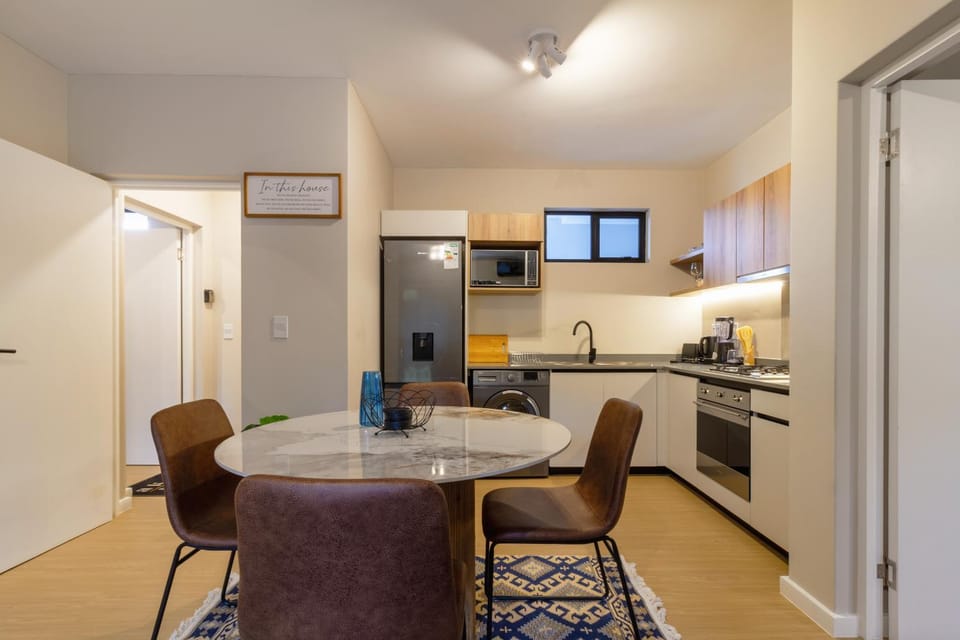 Alimama Spaces Nomthi's Akaru Apartment in Sandton
