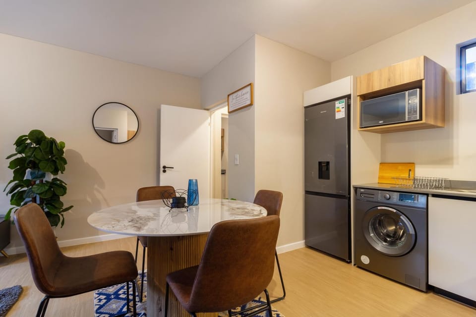 Alimama Spaces Nomthi's Akaru Apartment in Sandton