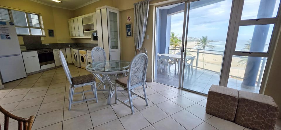 Balcony/Terrace, Dinner, microwave, washing machine, dryer, kitchen
