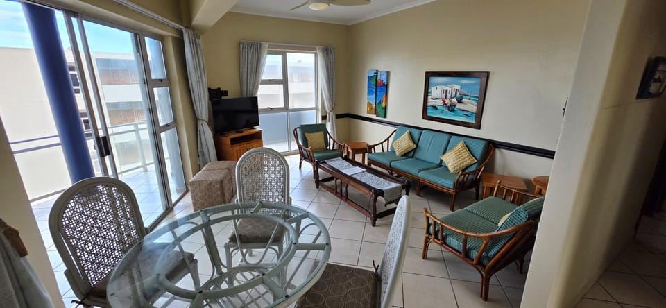TV and multimedia, Seating area, Dinner