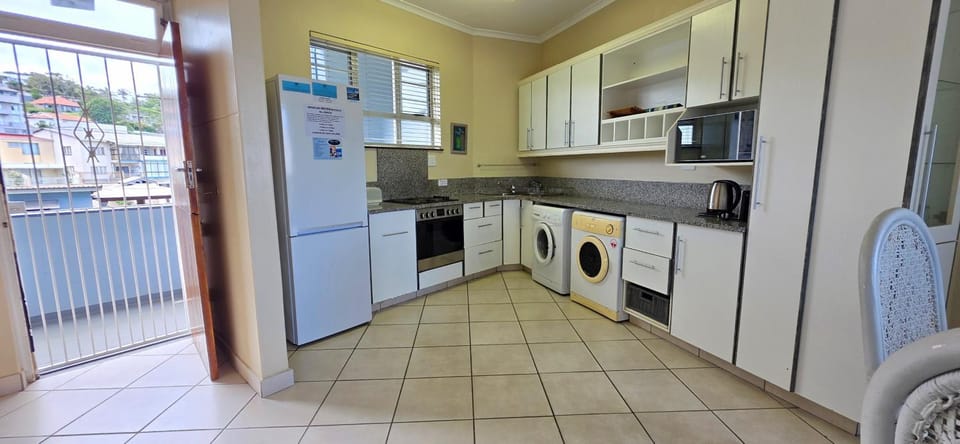 microwave, oven, stove, kitchen
