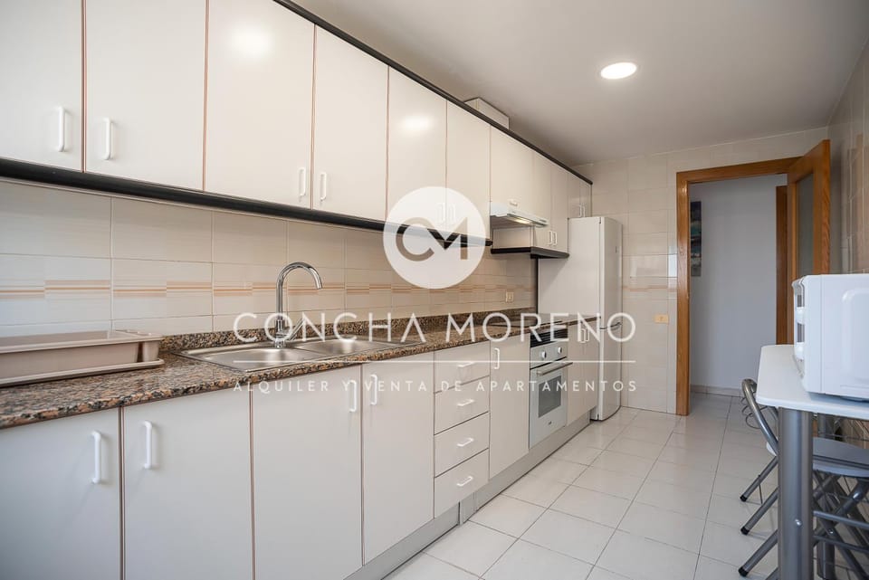 Kitchen or kitchenette, oven