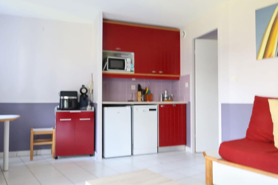 Coffee/tea facilities, Other, Dining area, dishwasher, microwave, oven, stove