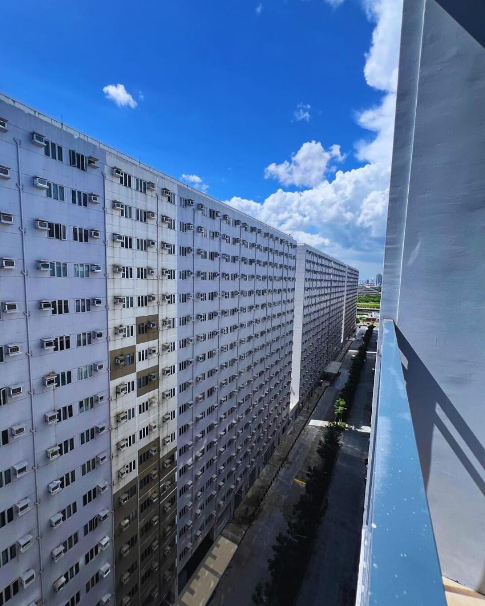 The Lumora Cove at Shore 2 Residences Apartment in Pasay
