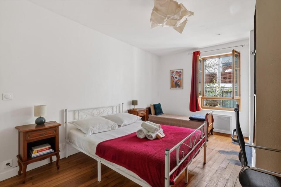 Premium 1BR flat with direct access to the RER B Apartment in Île-de-France
