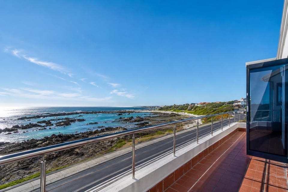 Neighbourhood, Natural landscape, Sea view