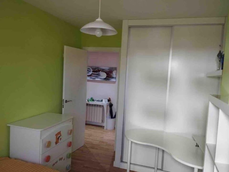 Habitación en apartamento compartido , de tres habitaciones , especial oferts para autoescuela Apartment in Soria