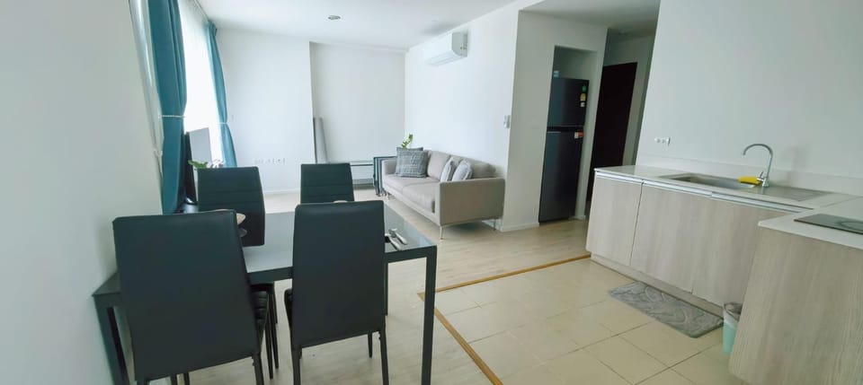 Centrio 2 bed rooms 52 Apartment in Wichit