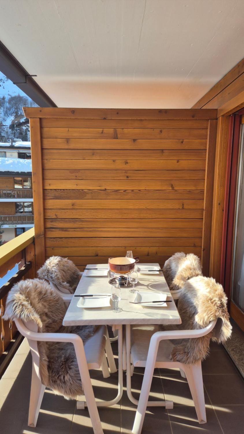 Balcony/Terrace, Mountain view