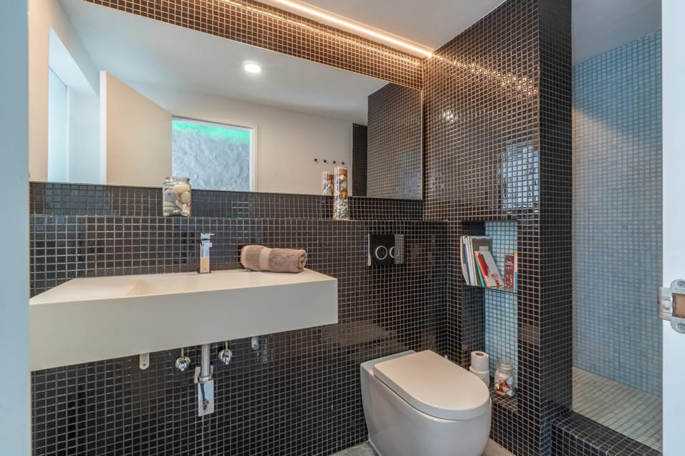 Bathroom, Living room
