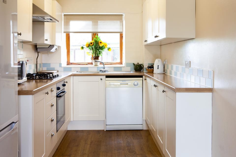 Knapp Cottage House in West Oxfordshire District