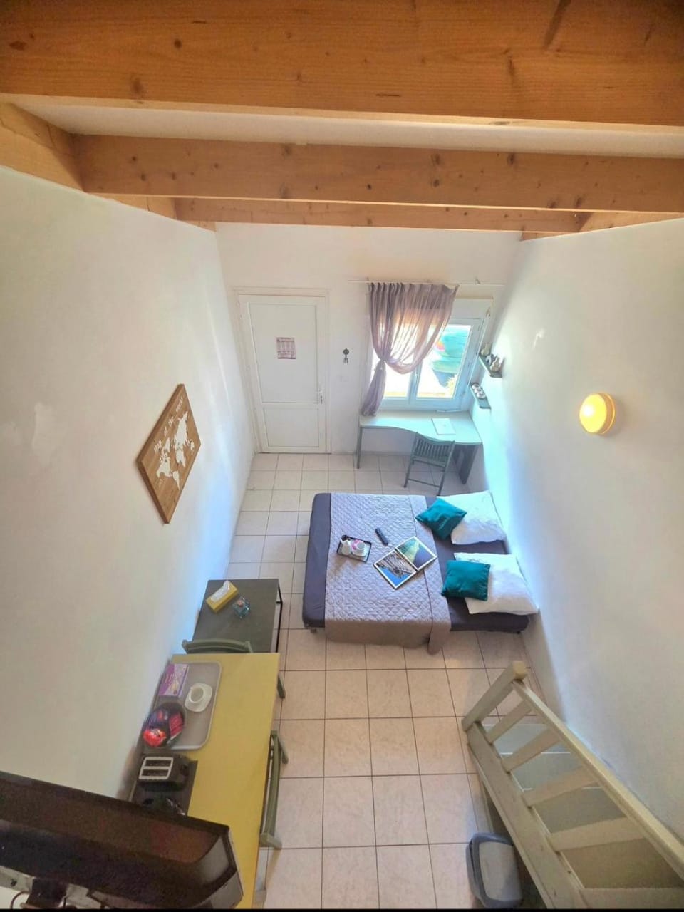 Bed, Living room, Seating area
