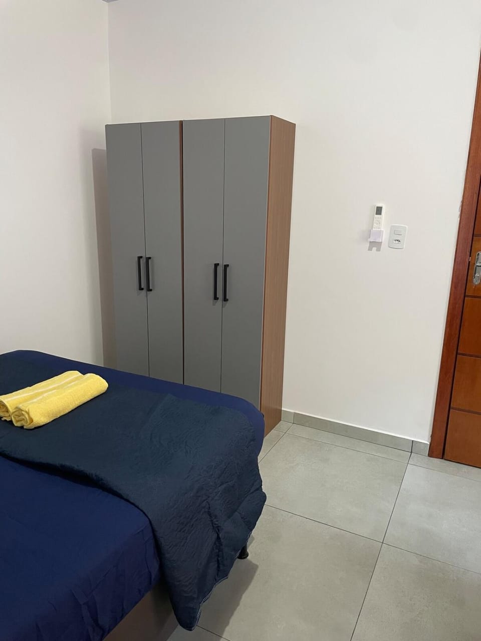 Bedroom, towels, wardrobe