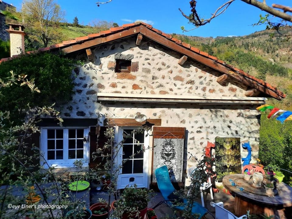 La Maison de Sophia Gaïa, proche du Chemin de Compostelle Vacation rental in Auvergne-Rhône-Alpes