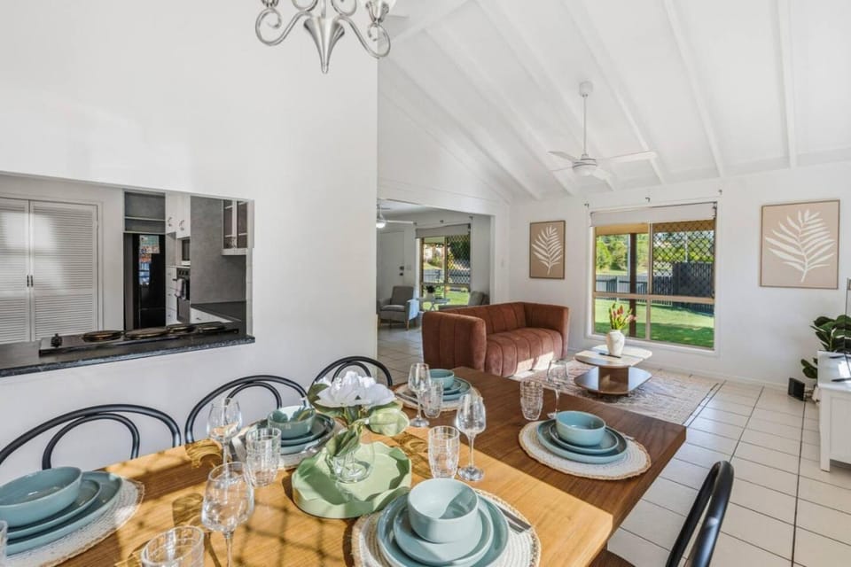 Peaceful 3BR Family Home in Rochedale South House in Brisbane