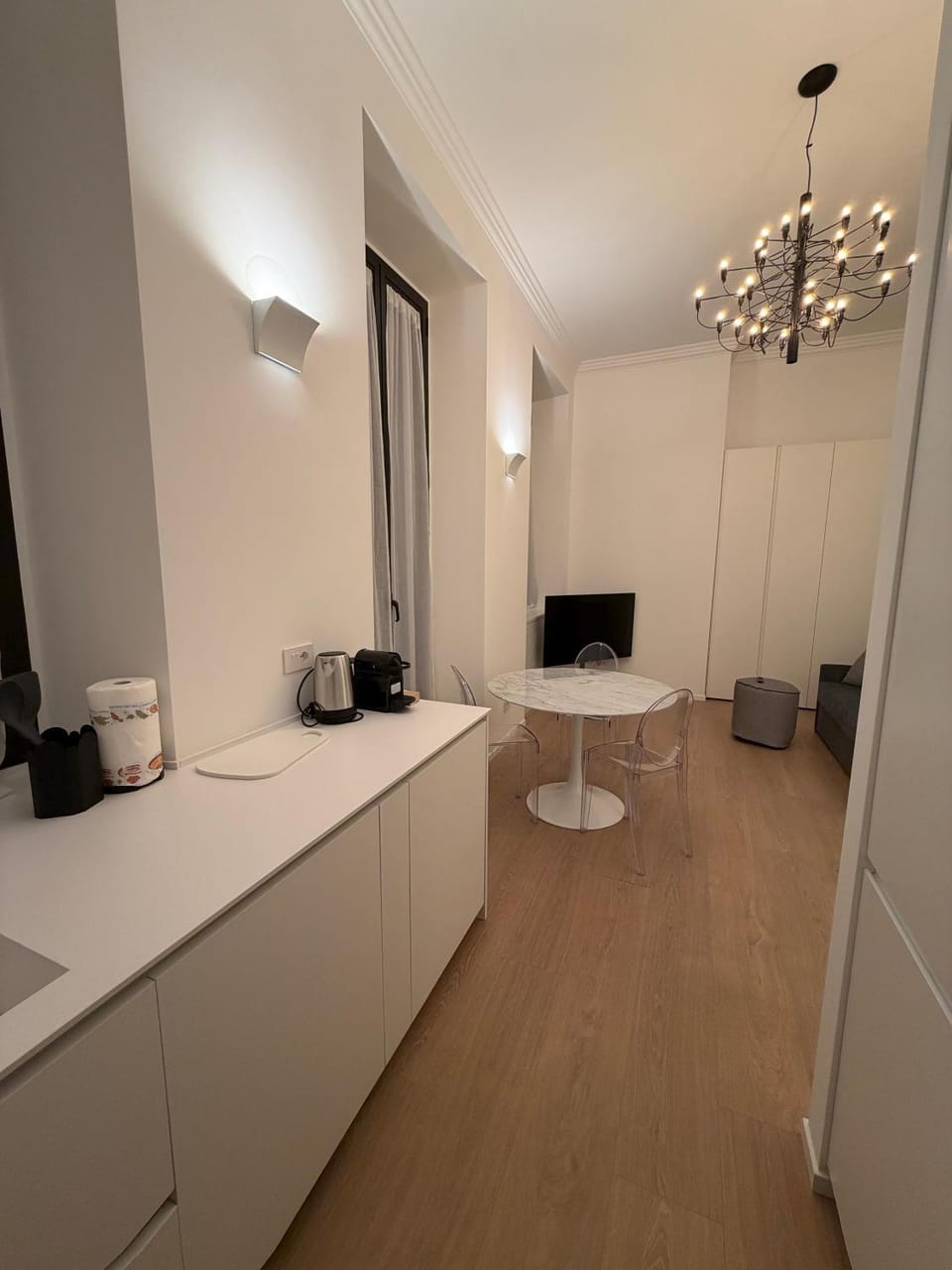 Communal lounge/ TV room, TV and multimedia, Coffee/tea facilities, Kitchen or kitchenette, Photo of the whole room, Dining area, dishwasher, minibar, washing machine
