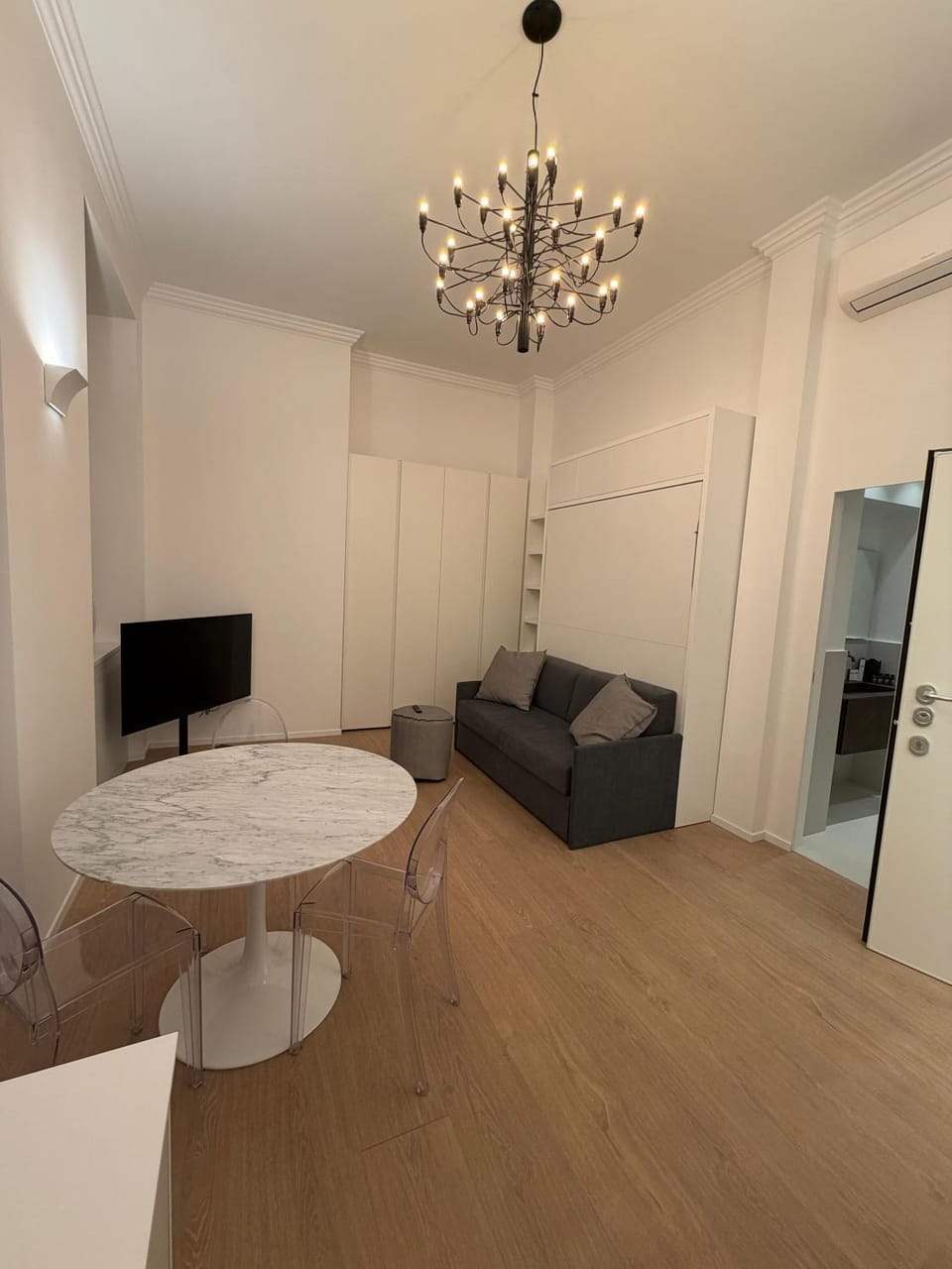Communal lounge/ TV room, TV and multimedia, Living room, Seating area