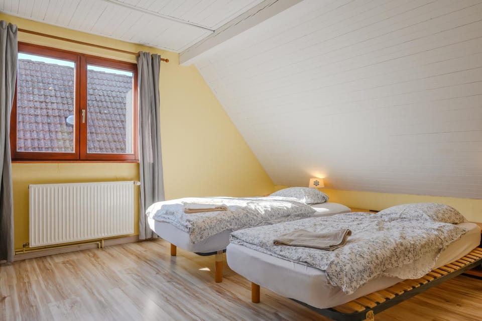 Property building, Living room, Bedroom