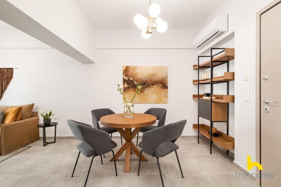 Modern 1-BDR Apt Near Acropolis With Sunny Balcony Apartment in Athens