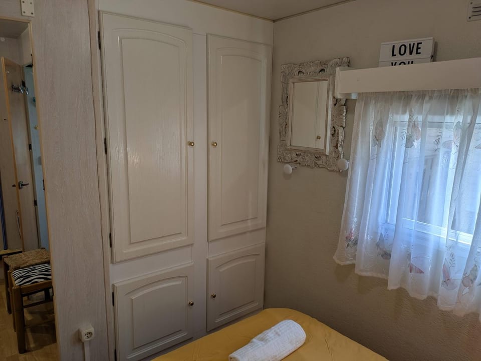 Bedroom, wardrobe