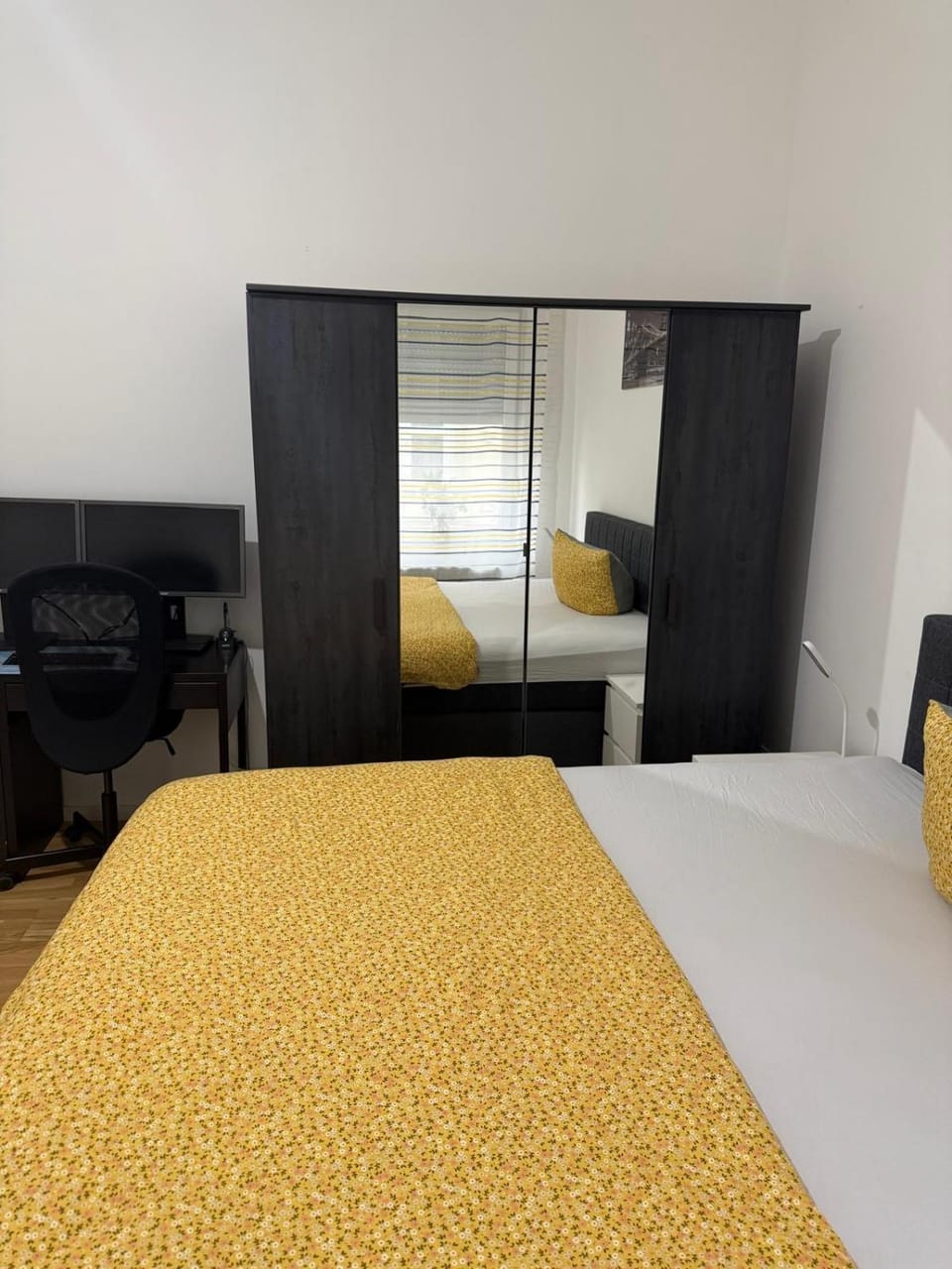 Bed, Photo of the whole room, Bedroom, wardrobe