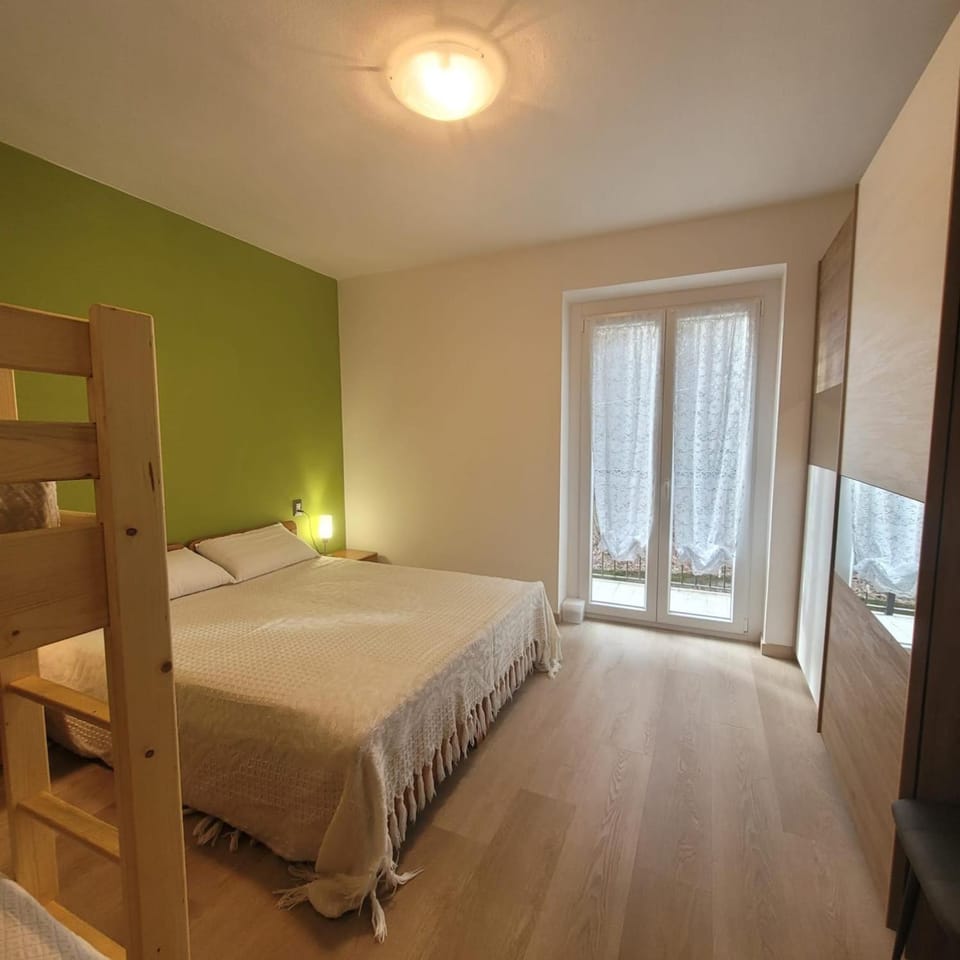 Casa Gioia Family Mountain Lake Iseo Hospitality Apartment in Province of Brescia