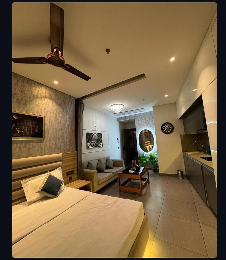 Communal lounge/ TV room, Bed, TV and multimedia, Bedroom