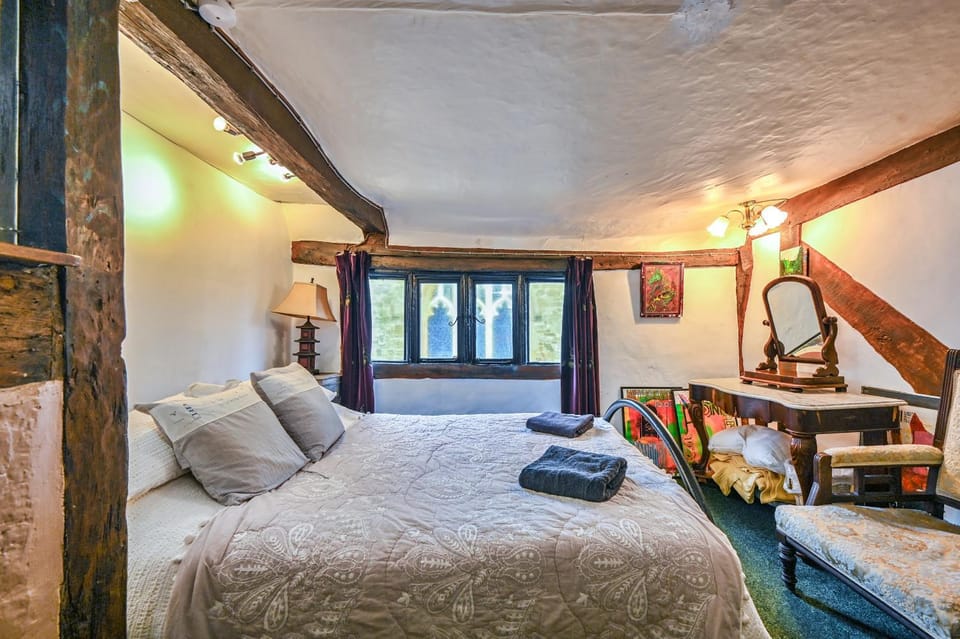 Bed, Bedroom