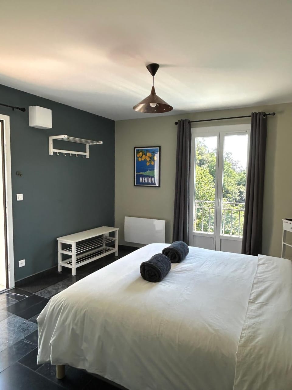Bed, View (from property/room), Photo of the whole room, Bedroom, Garden view, Landmark view, Pool view, towels