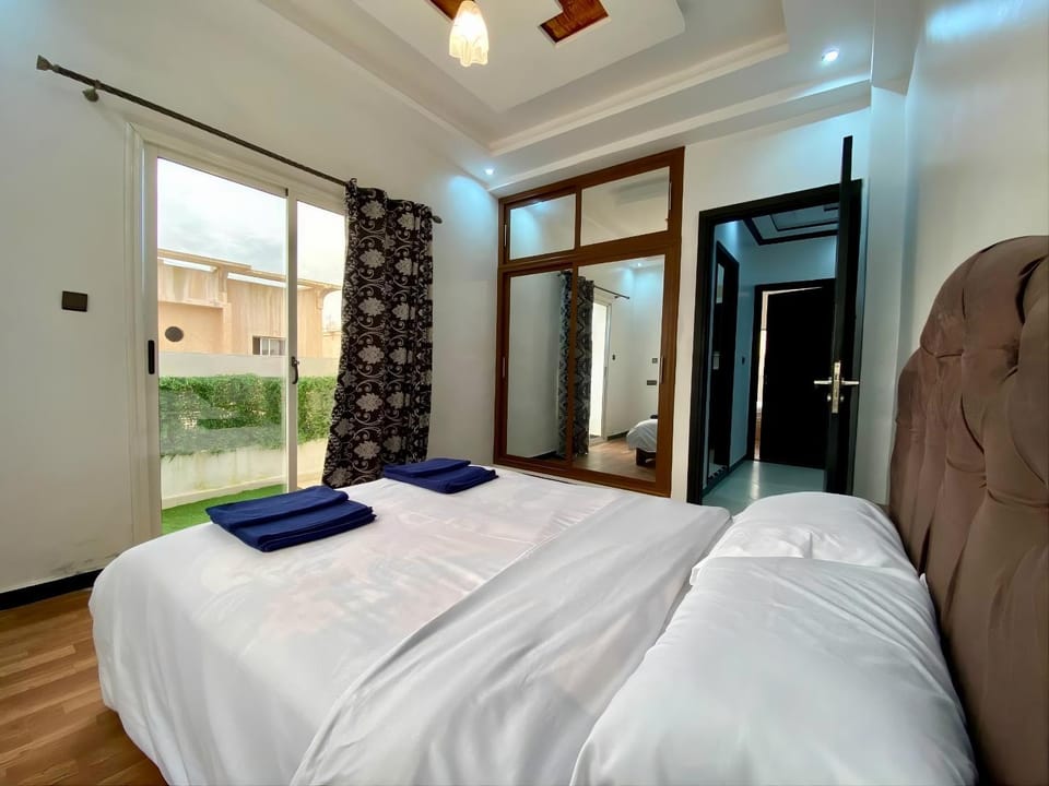 Bed, Photo of the whole room, Bedroom, towels, wardrobe