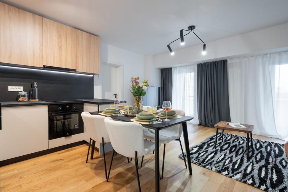 Superb Unirii Square View Large 1BR Flat - 609 Apartment in Bucharest